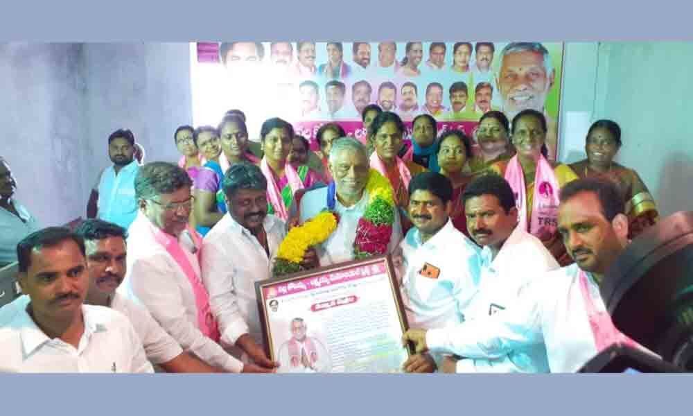 Mancherial: MLA N Diwakar Rao felicitated