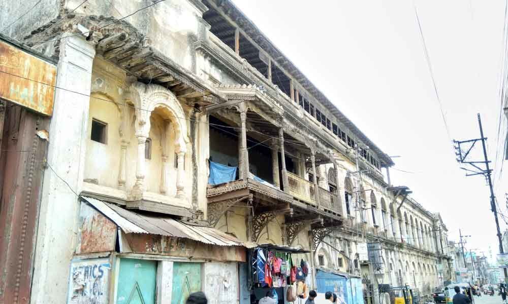 Shaky structures spook Charminar zone