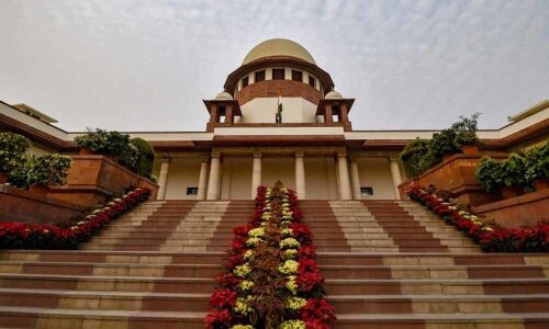 SC seeks former Tata Trusts head Venkataramanans reply on Shapoorji Pallonjis defamation plea