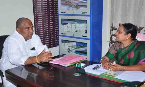 Sandra calls for special drives to contain fake seed menace in Khammam