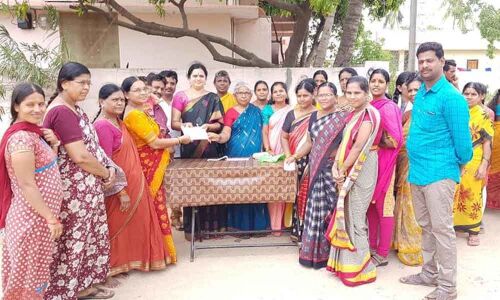 Corporator Lakshmi Prasanna distributes membership receipts