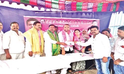 Cadre urged to strive for partys development