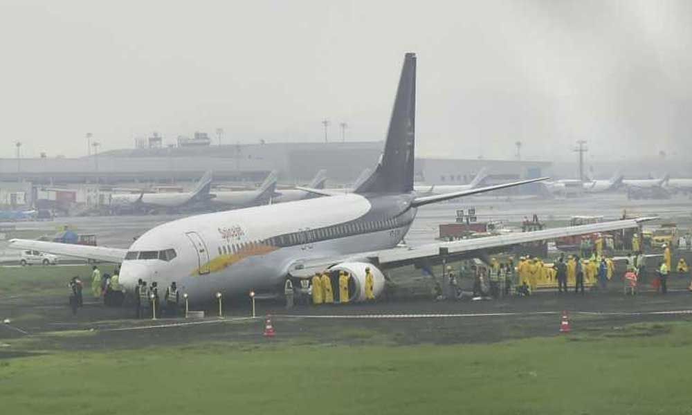 Mumbai airport back to normal as officials clear stranded SpiceJet airplane