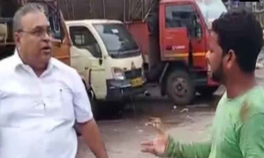 Watch: Sena corporator Milind Vaidya assaults chicken traders over parking issue