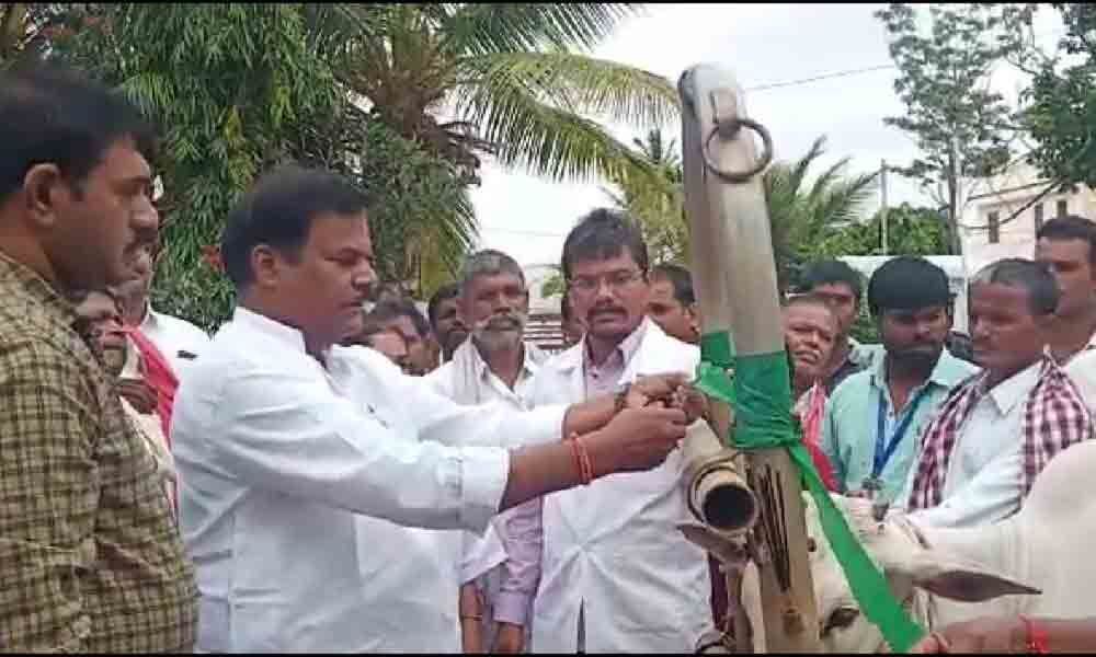 Vaccination drive to contain FMD in cattle launched in Nagarkurnool