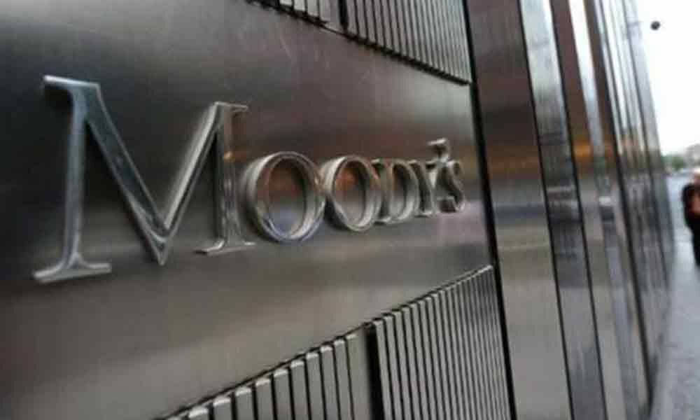 India risks missing 3.3% deficit target: Moodys