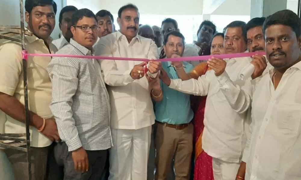 MLA Arekapudi Gandhi opens primary health centre in Raidurgam