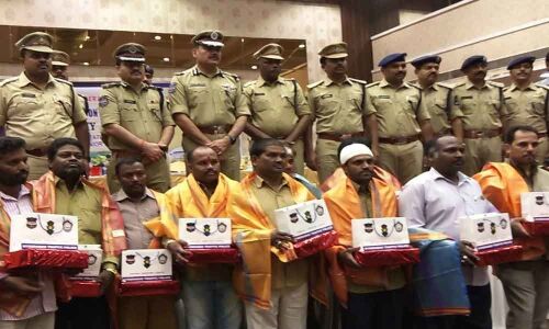 Passenger-friendly auto, bus drivers felicitated