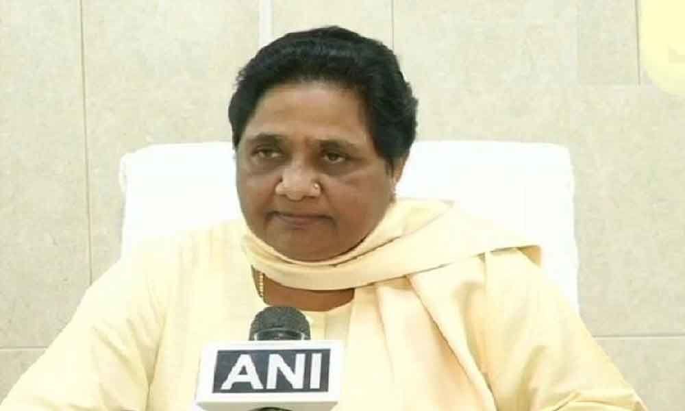 Mayawati mocks Modi, says majboor government better for people
