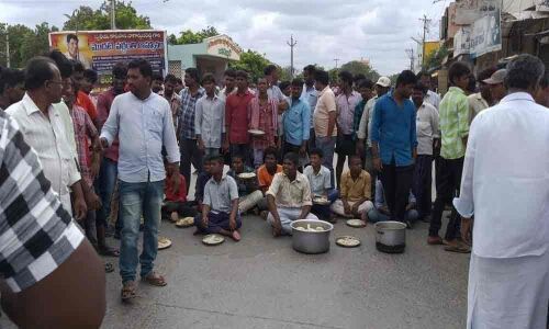 Students demand action on hostel warden : Collector