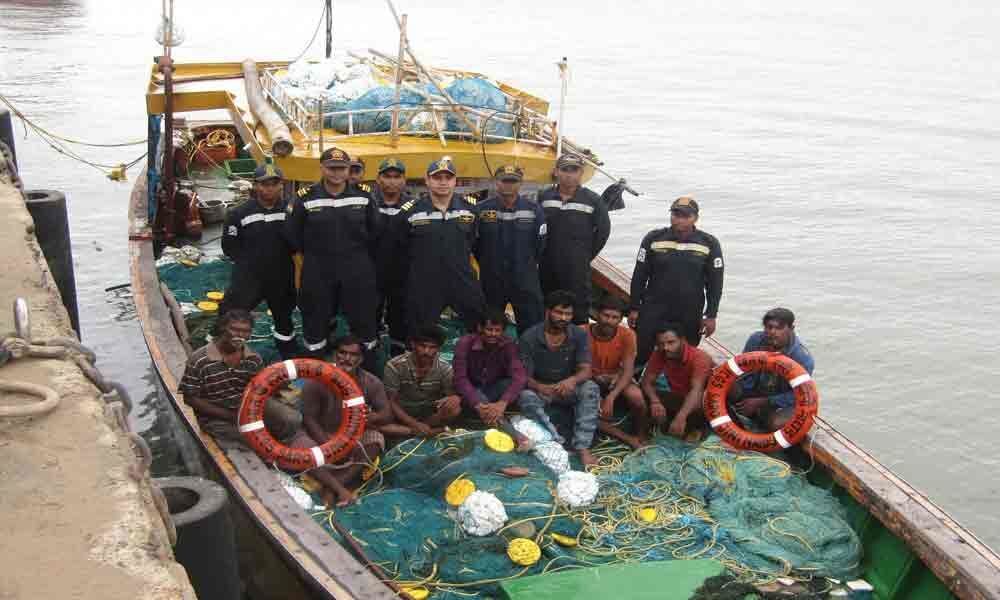 Coast Guard rescues 8 fishermen
