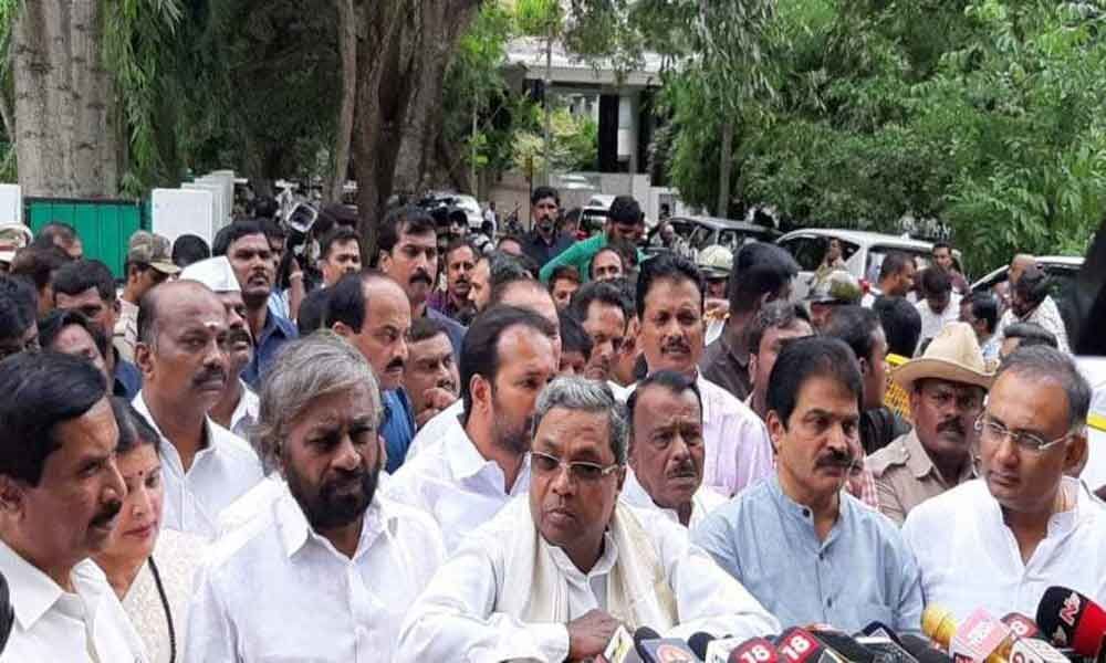 Karnataka Congress ministers resign to save the government