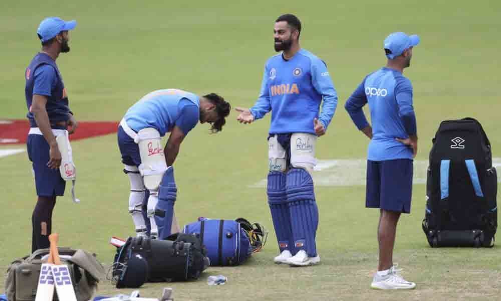 Dhoni gives me space to discover myself and isnt pushy: Kohli