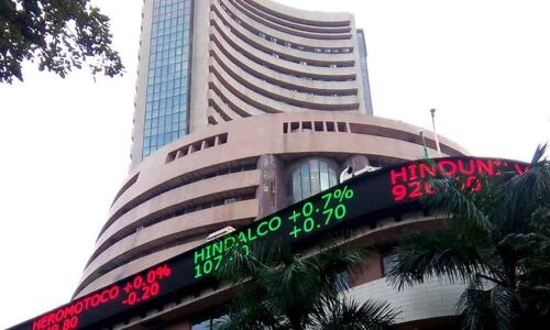 Sensex tanks over 400 pts on global selloff