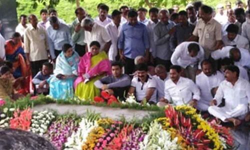 CM YS Jagan paid tribute at YSR Ghat