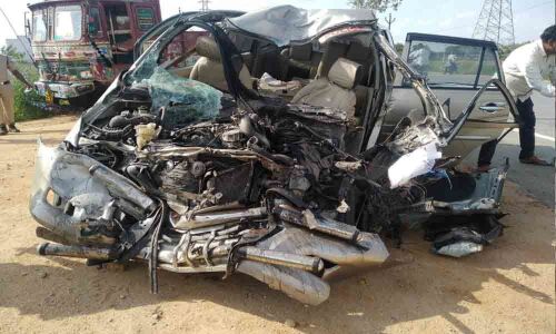 5 of a Warangal family killed in accident on Srisailam highway