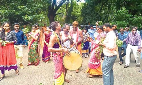 Help preserve local art forms, students told