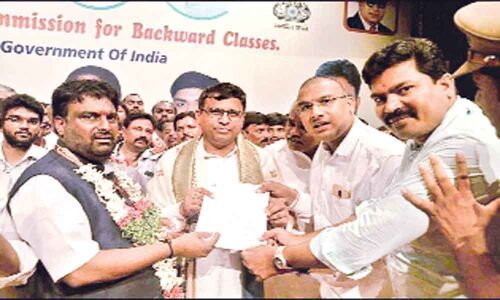 Include Balija caste in OBC list, demand Lingayats