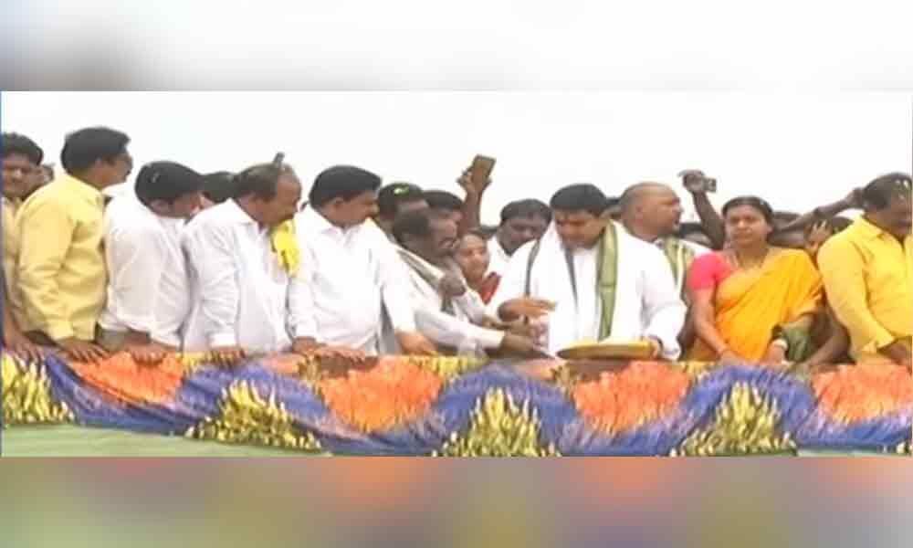 TDP leaders Jalaharathi to Pattiseema water