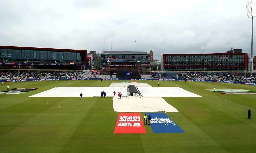 Rain stops play in India-New Zealand semifinal