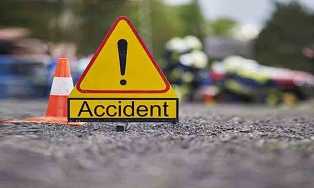 Three critically injured as overloaded auto overturns in Nagarkurnool