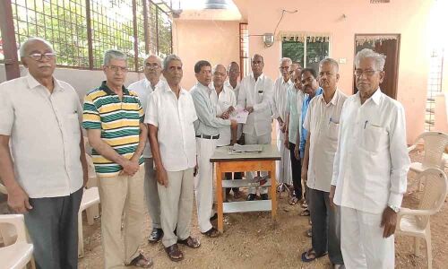 Elders offer to help TRS enroll cadres