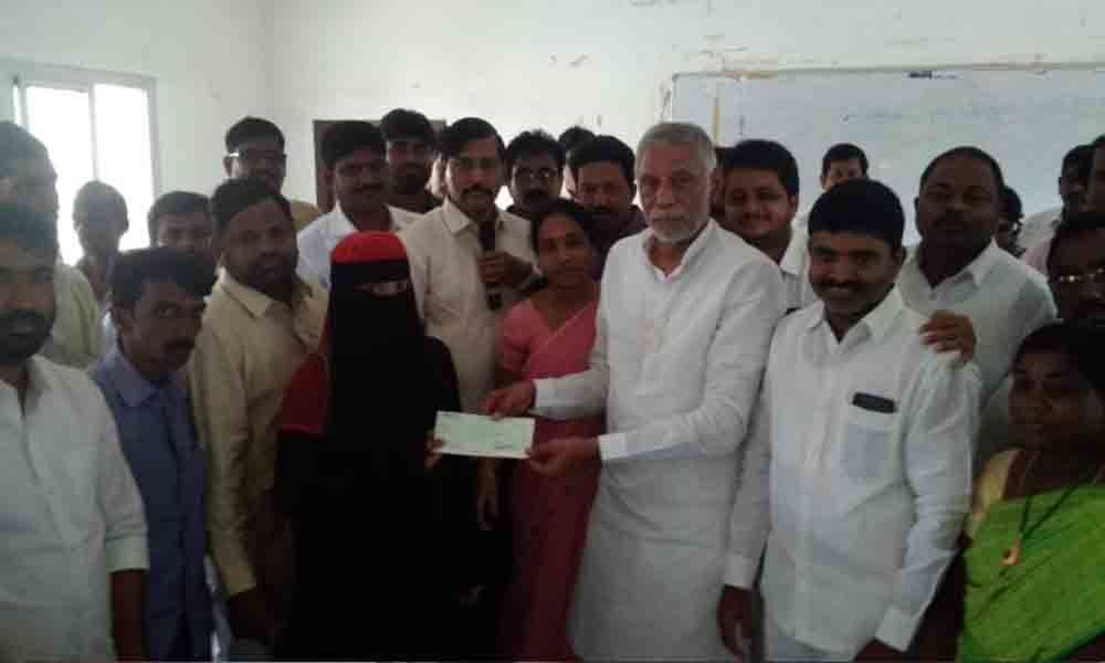64 lakh worth Kalyana Lakshmi, Shaadi Mubarak cheques distributed in Mancherial