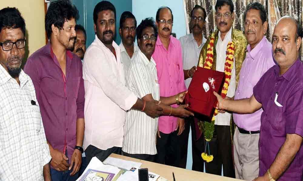Farewell given to divisional PRO Ramachandrarao