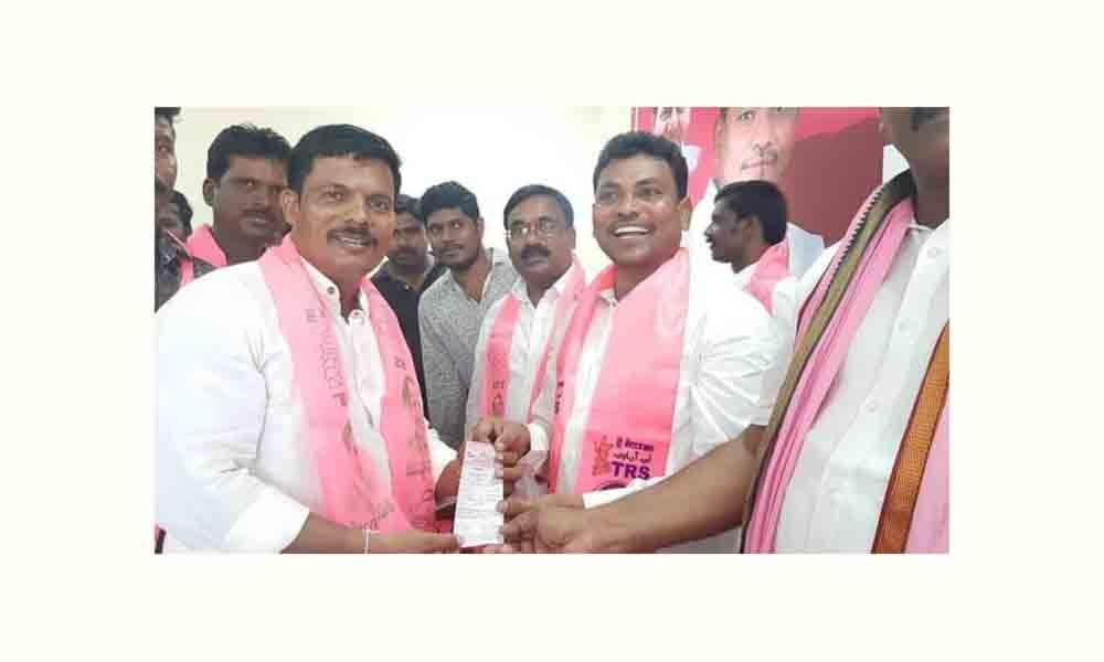 Many joining TRS impressed by its welfare schemes: Rega Kantha Rao