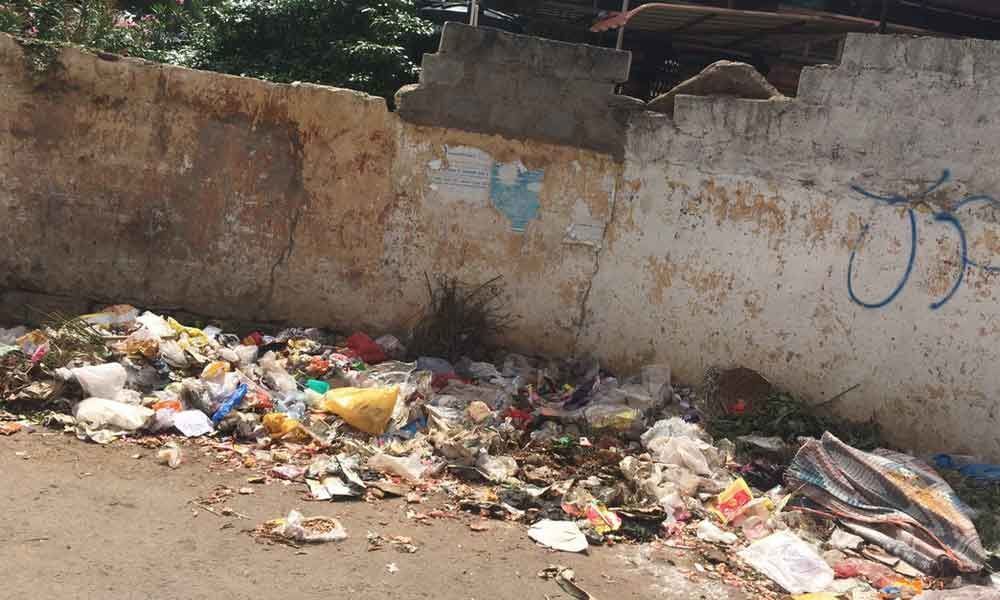 GHMC flayed for garbage pile-up
