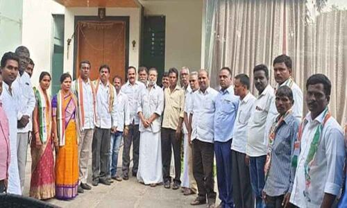 TRS leaders join Congress