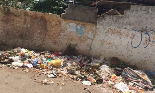 GHMC flayed for garbage pile-up