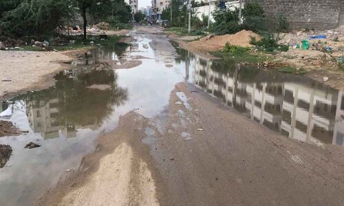 Sewage overflow irks locals, commuters