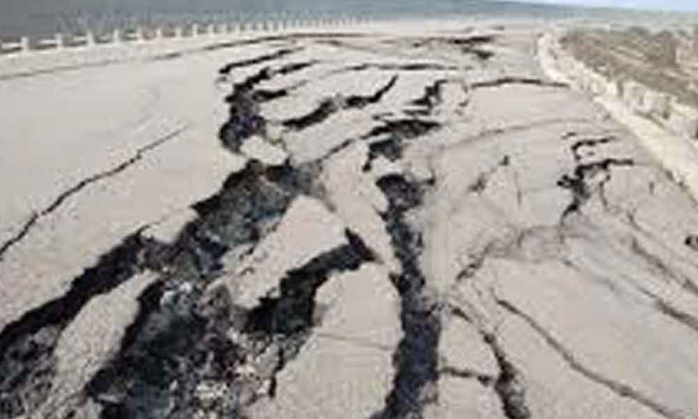 At least 6 injured as quake rocks the southern Philippines