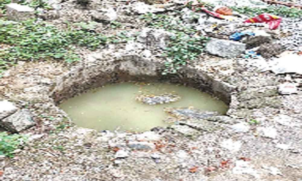 Locals jittery as manhole left open