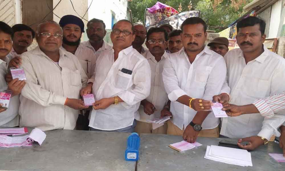 Dodla hands over TRS membership cards