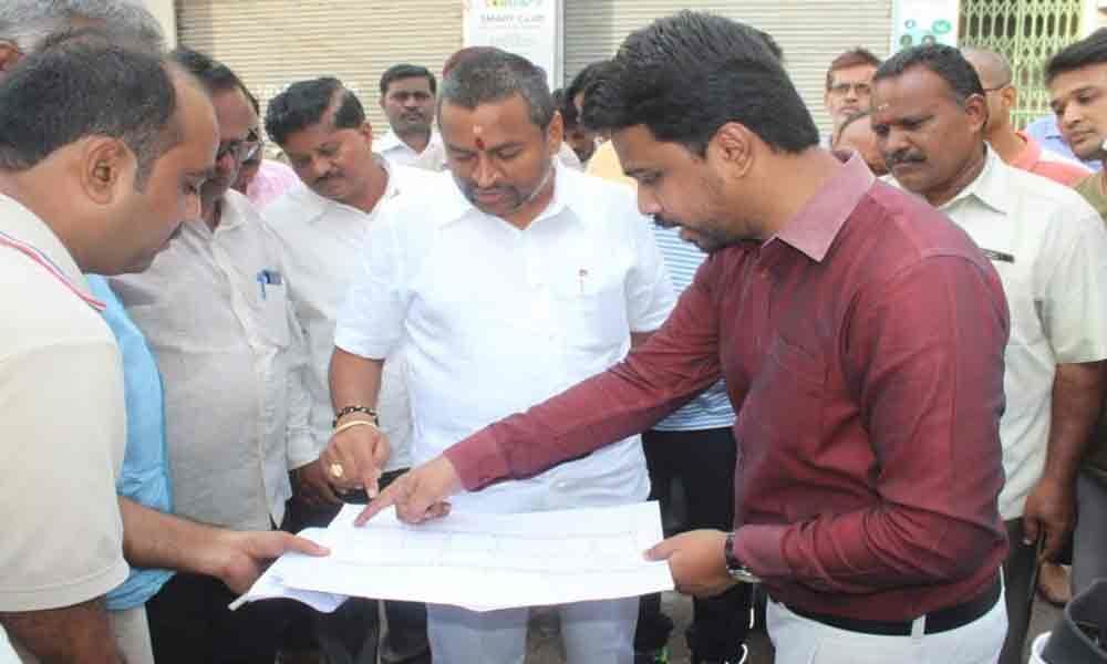 Prepare plan to prevent rainwater logging: Minister Vellampalli Srinivas