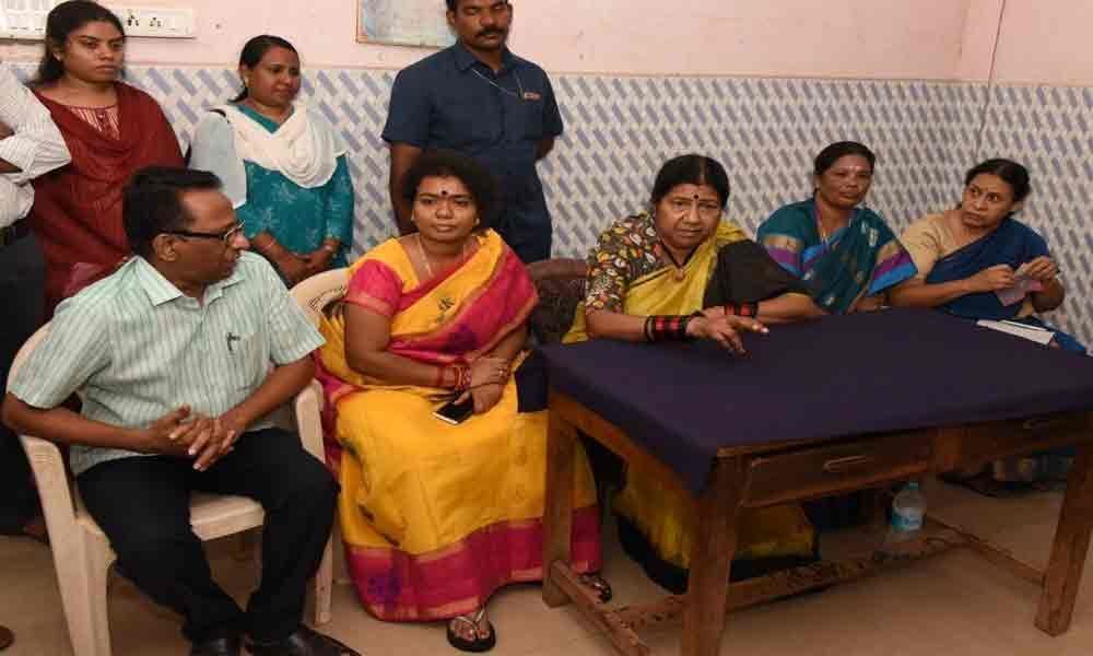 Shun fear, indecisiveness, Nannapaneni Rajakumari tells women