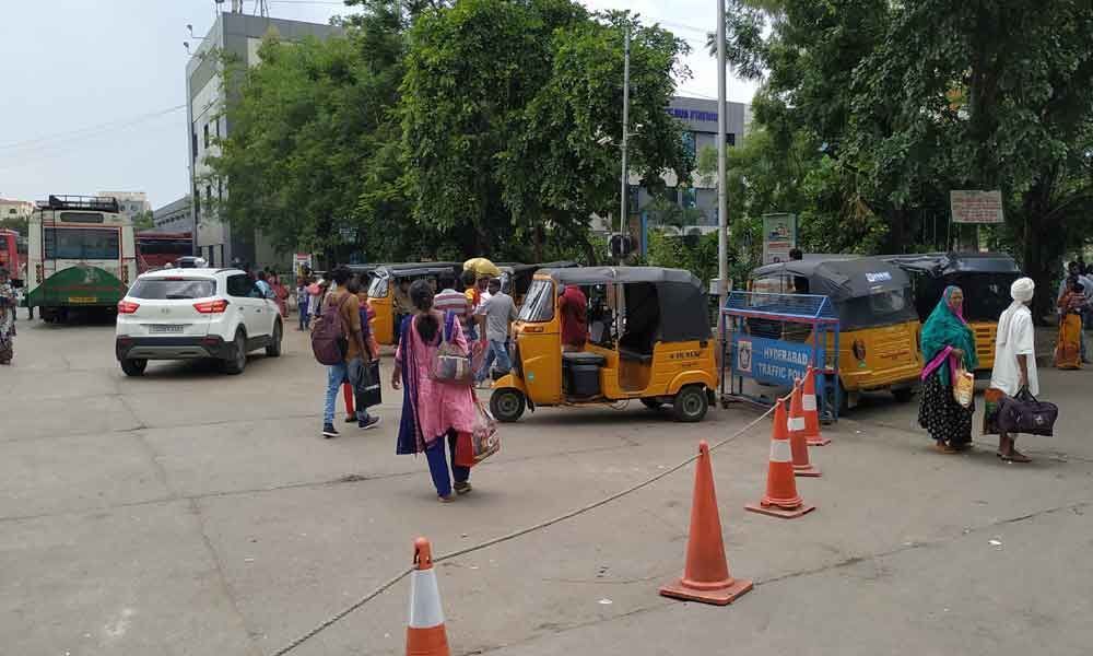 Auto drivers fleecing passengers at Jubilee Bus Station