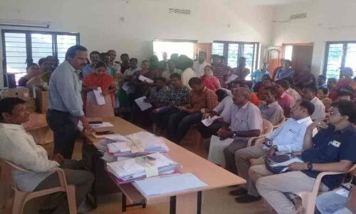 Furore over deletion of 700 votes