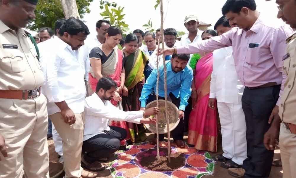 MLA Dr Anand inaugurates memorial park