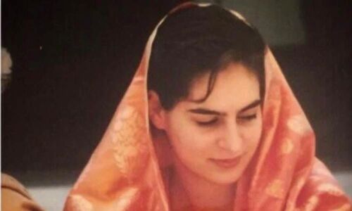 Priyanka Gandhi joins #SareeTwitter with wedding day throwback picture