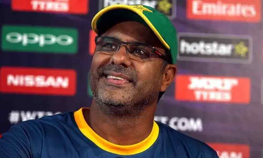 Pakistan seniors dont retire on time, compromise teams fitness, form: Waqar Younis
