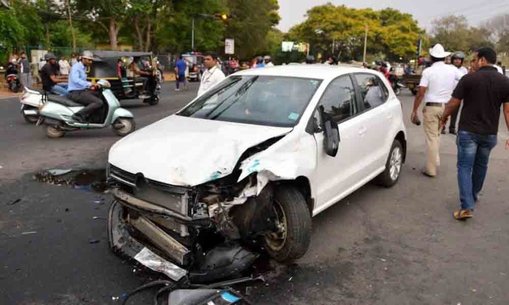 Car rams into auto, bike, injures many in Kadthal