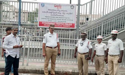 Pedestrians urged to use Metro stairs, lifts