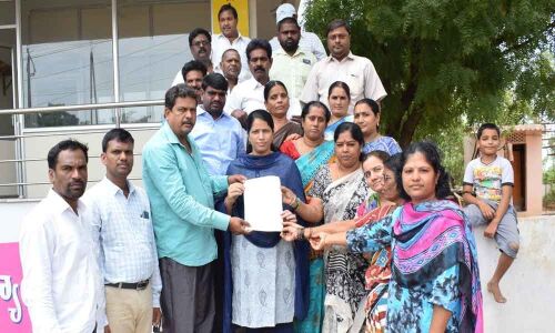 Corporator urged to provide bus stop