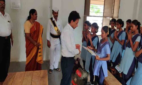 Collector Gaurav Uppal makes surprise visit to Akkalaigudem ZPHS in Nalgonda
