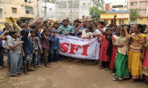 Students protest as water enters ZP school
