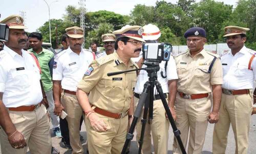 Cops get laser guns to tame speed demons