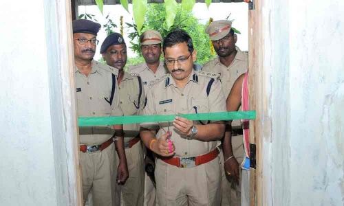 SP inaugurates Traffic PS in Tadepalli
